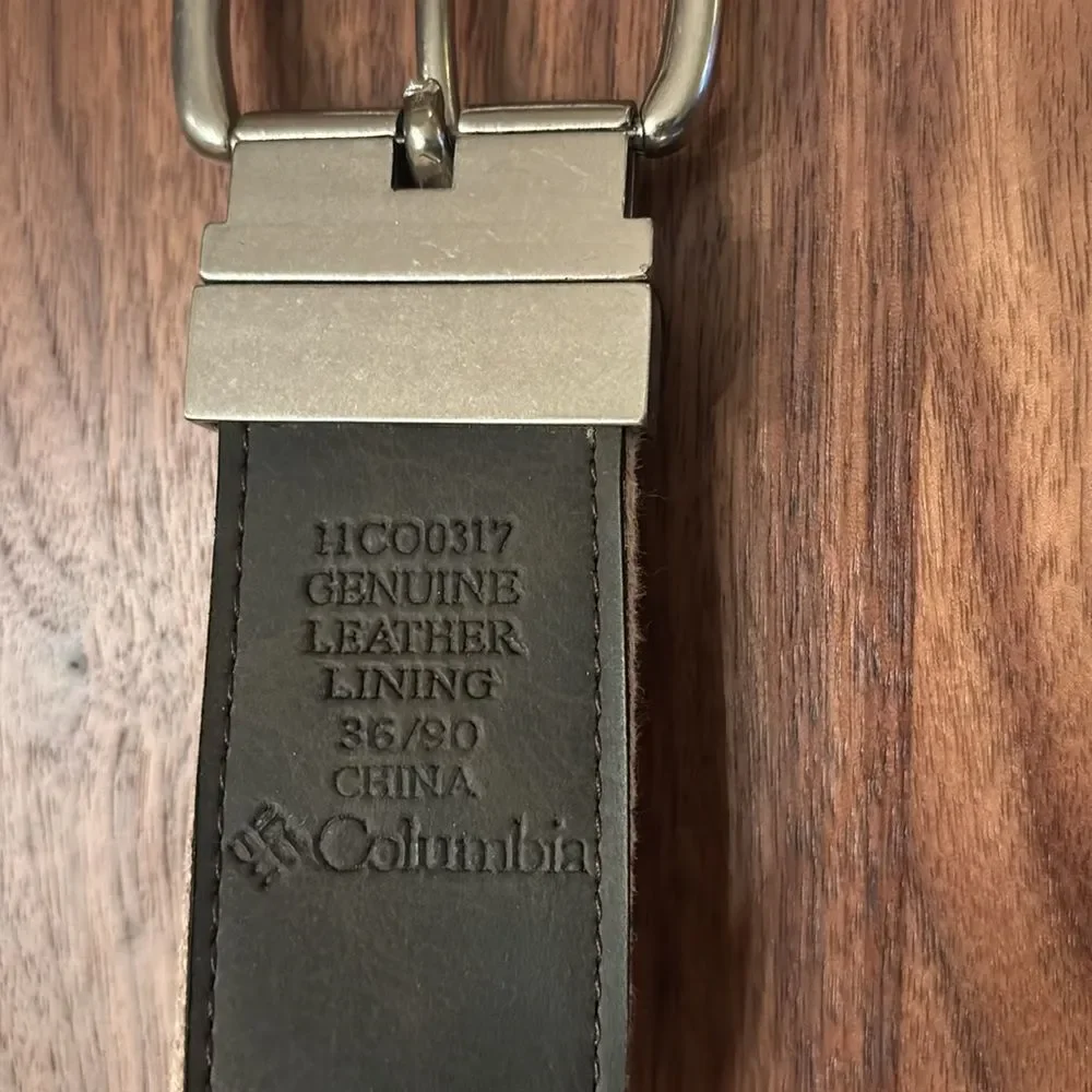 New Columbia Reversible Tan & Gray Leather Belt - 36